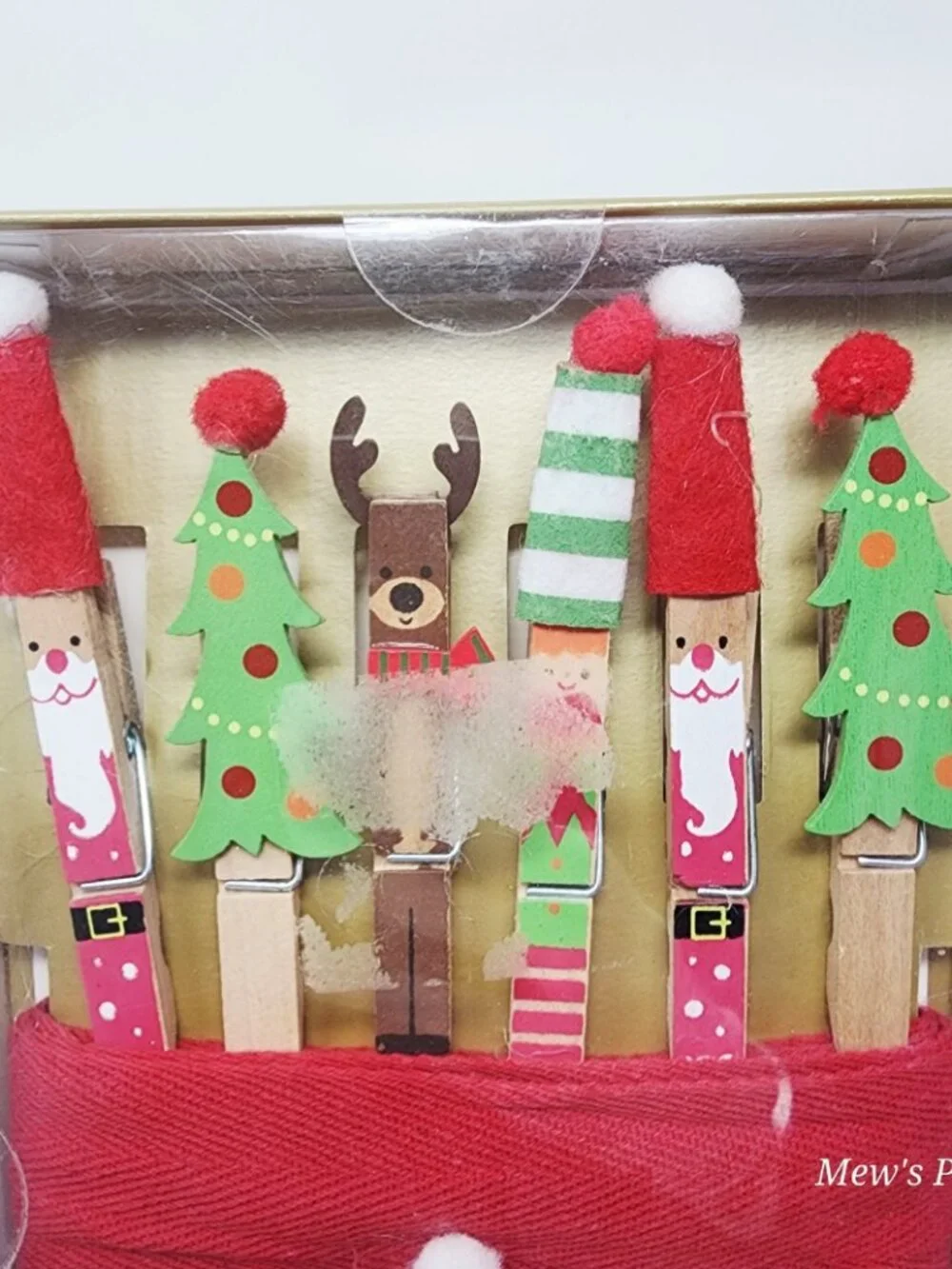 Card Garland 12 Wooded Christmas Pegs Clips and 1 Ribbon (2.5